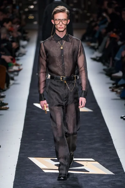 Look 61
